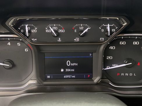 Used 2023 Chevrolet Silverado 1500 LT AWD/4WD image 15