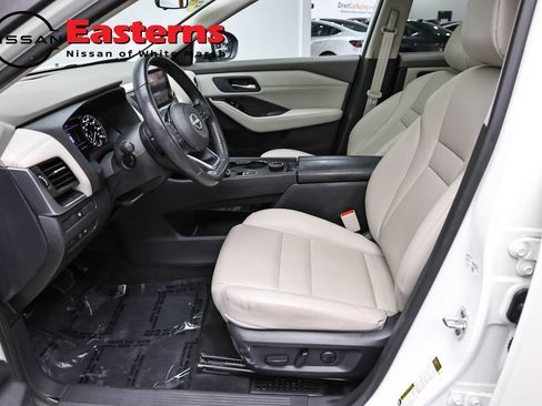 Used 2023 Nissan Rogue SV w/ SV Premium B Package AWD/4WD image 14