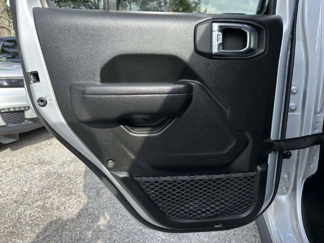 Used 2023 Jeep Wrangler Unlimited Sport AWD/4WD image 17