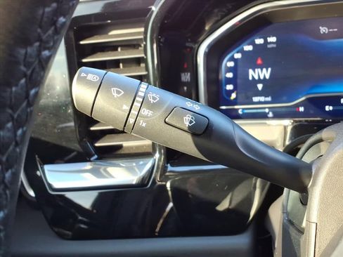 Used 2022 Chevrolet Silverado 1500 LT Trail Boss w/ Convenience Package II image 32