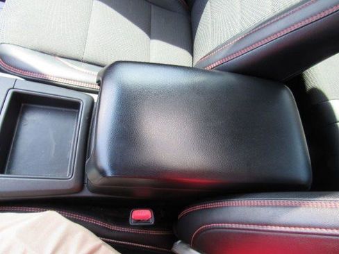 Used 2016 Toyota Camry SE w/ Moonroof Package image 24