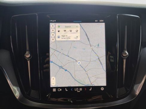 Used 2024 Volvo S60 B5 Plus image 16