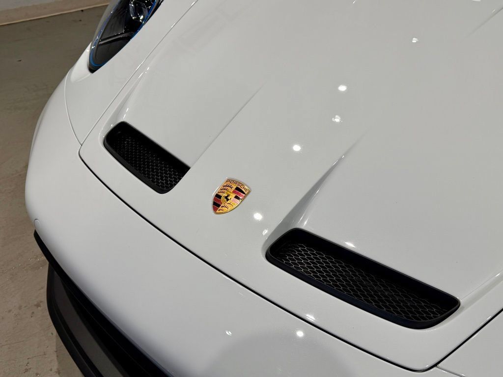 Used 2022 Porsche 911 GT3 w/ Extended Leather Package RWD image 6