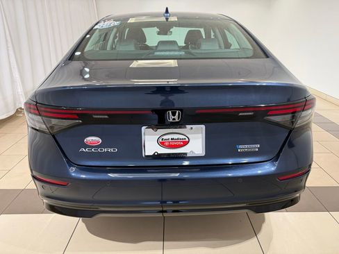 Used 2024 Honda Accord Touring image 4