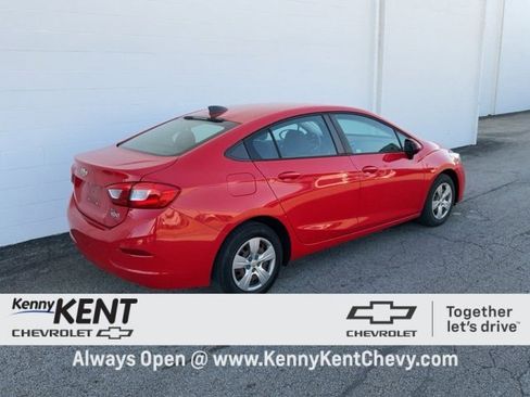 Used 2018 Chevrolet Cruze LS image 4