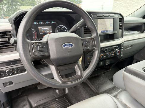 Used 2023 Ford F250 XL AWD/4WD image 2