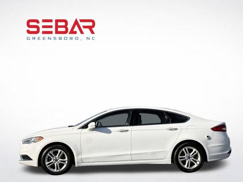 Used 2018 Ford Fusion SE w/ Equipment Group 602A FWD image 9