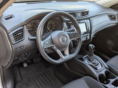 Used 2018 Nissan Rogue SV image 10