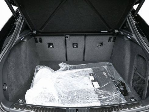 New 2025 Porsche Macan image 31