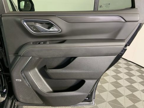 Used 2024 GMC Yukon AT4 w/ Technology Package image 30