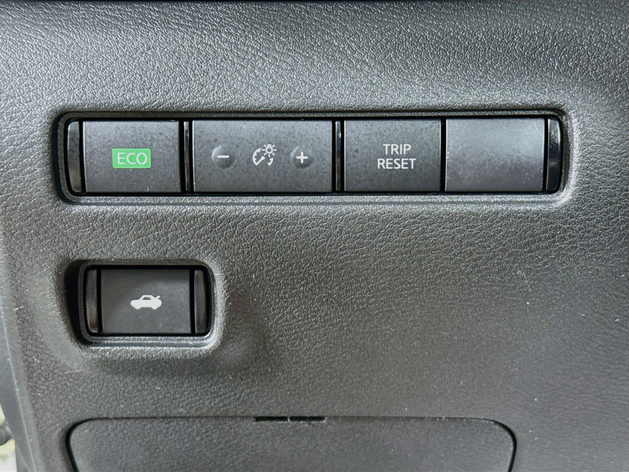 Used 2024 Nissan Sentra SV FWD image 9