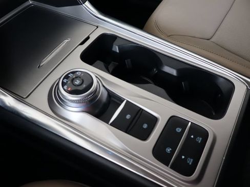 Used 2020 Ford Explorer Limited RWD image 37
