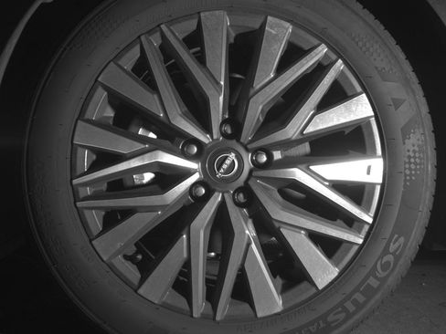 Used 2025 Nissan Altima 2.5 SV image 12