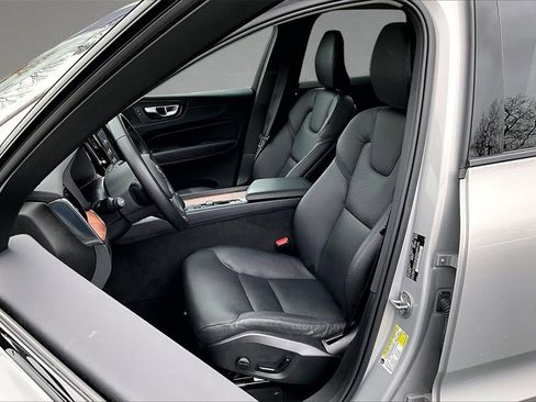 Certified 2024 Volvo XC60 B5 Plus w/ Climate Package image 21