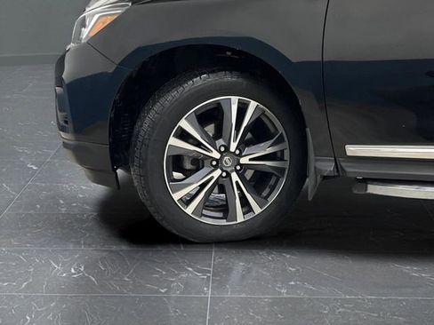 Used 2020 Nissan Pathfinder Platinum image 39