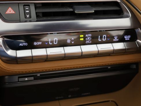 Used 2022 Lexus LC 500 Convertible w/ Touring Package RWD image 33