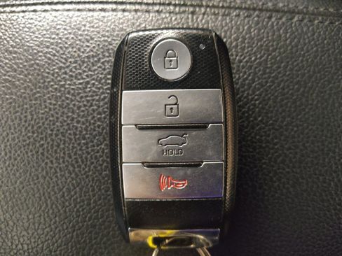 Used 2017 Kia Forte EX FWD image 32