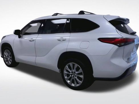 Used 2023 Toyota Highlander Limited AWD/4WD image 25