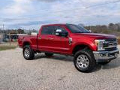 Used 2017 Ford F250 Lariat w/ Lariat Ultimate Package image 4