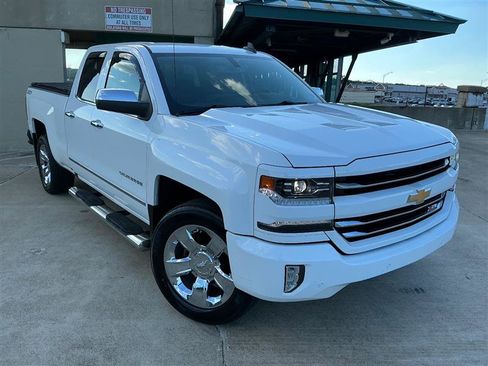 Used 2017 Chevrolet Silverado 1500 LTZ Z71 w/ LTZ Plus Package AWD/4WD image 7