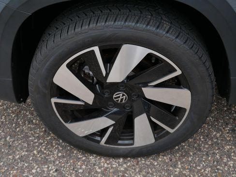 Used 2024 Volkswagen Taos SEL AWD/4WD image 15