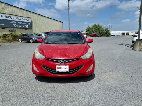 Used 2013 Hyundai Elantra FWD image 3