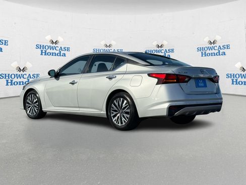 Used 2024 Nissan Altima 2.5 SV image 5
