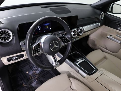 Used 2025 Mercedes-Benz GLB 250 4MATIC image 20