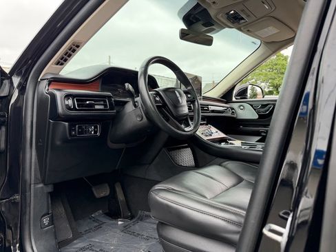 Used 2023 Lincoln Aviator Grand Touring w/ Equipment Group 301A AWD/4WD image 19