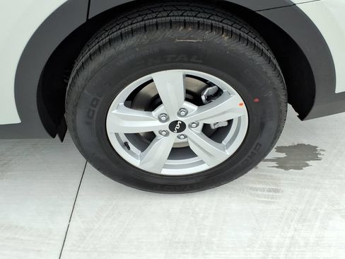 New 2026 Kia Sorento LX FWD image 8