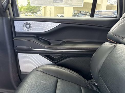 New 2026 Lincoln Navigator Black Label AWD/4WD image 16
