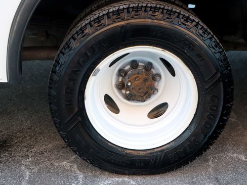 Used 2016 Ford E-350 and Econoline 350 Super Duty w/ A/C Prep Package image 25