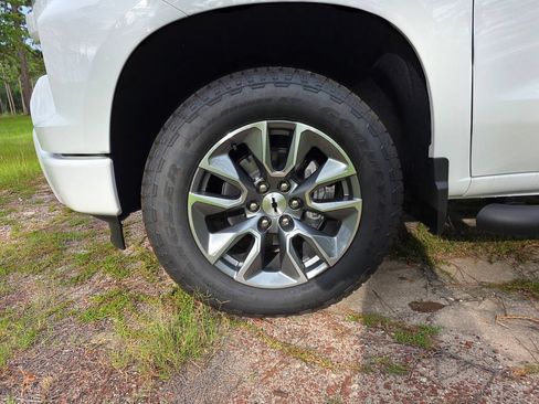 New 2026 Chevrolet Silverado 1500 RST w/ RST All Star Premium Package AWD/4WD image 9