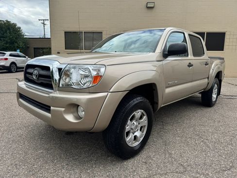 Used 2006 Toyota Tacoma PreRunner RWD image 3