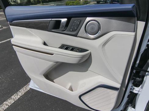 New 2026 Buick Enclave Avenir w/ Super Cruise Package FWD image 13