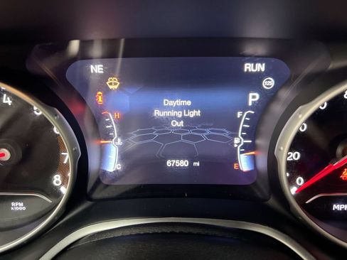 Used 2018 Jeep Compass Limited AWD/4WD image 12