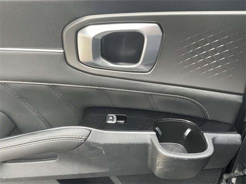 Used 2023 Kia Sorento SX image 15