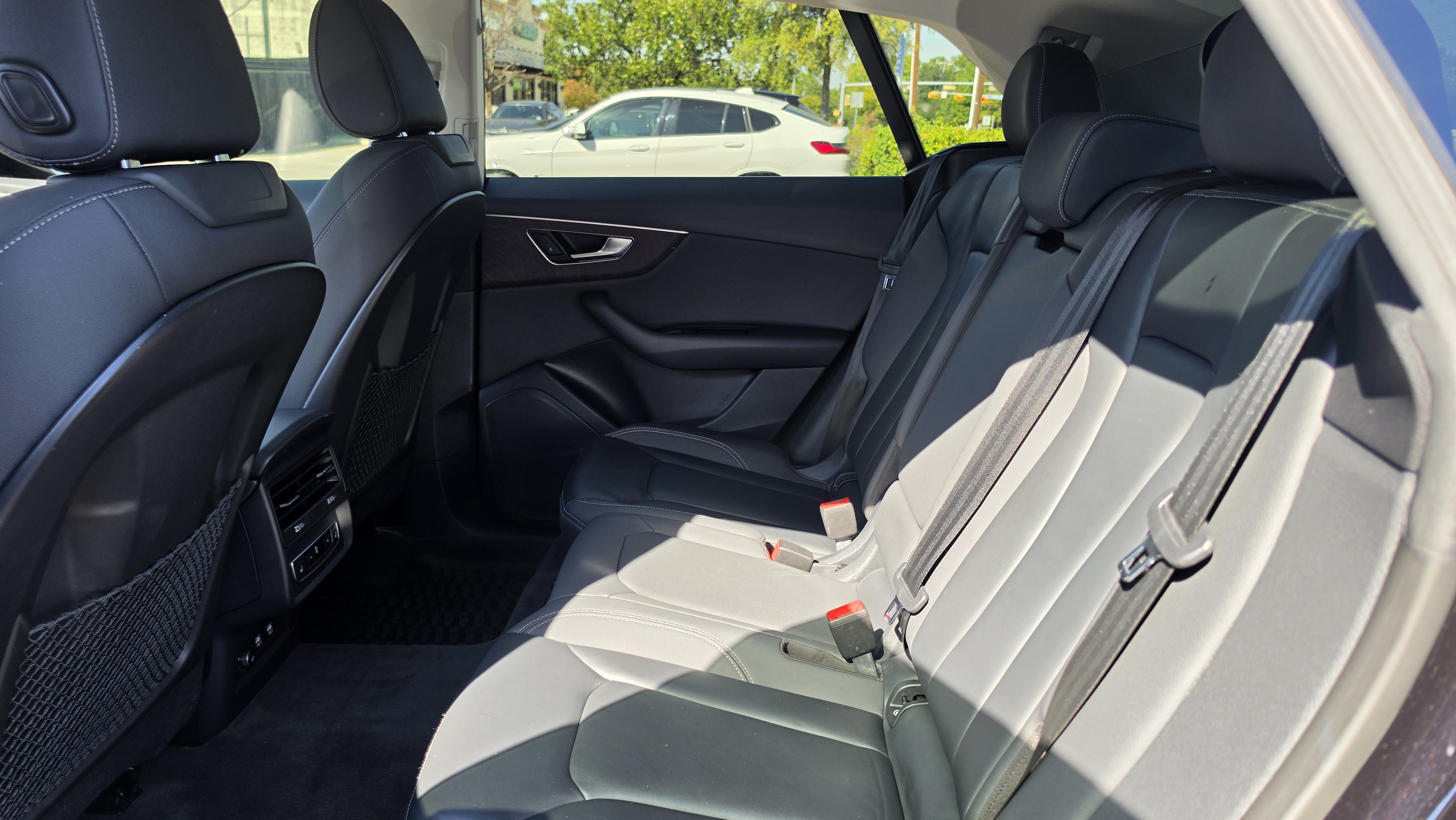 Used 2019 Audi Q8 Premium w/ Convenience Package AWD/4WD image 22