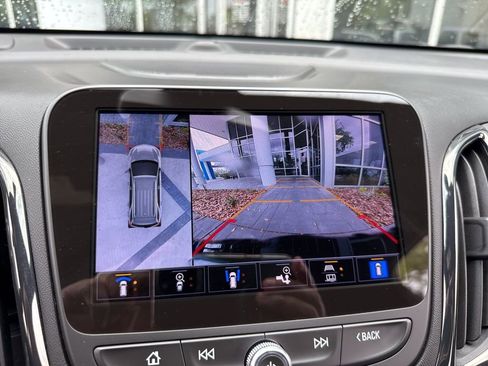 Used 2022 Chevrolet Equinox RS w/ RS Leather Package FWD image 29