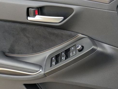 Used 2019 Toyota Avalon XSE image 23