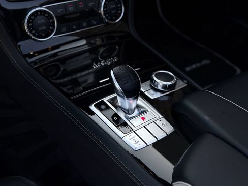 Used 2015 Mercedes-Benz SL 550 image 18