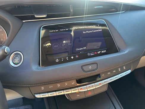 Used 2022 Cadillac XT4 Luxury image 30