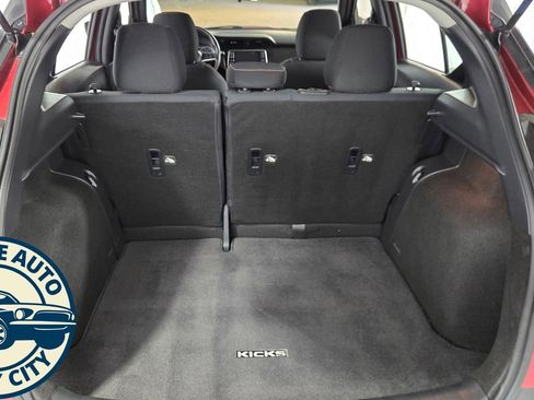 Used 2019 Nissan Kicks SR FWD image 29