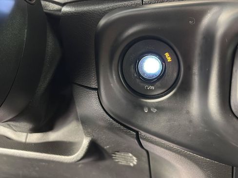 Used 2020 Jeep Wrangler Sport AWD/4WD image 30