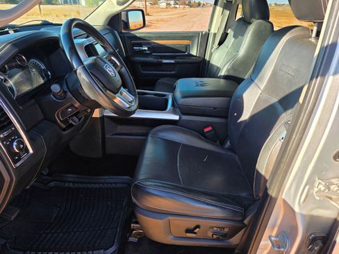 Used 2016 RAM 1500 Laramie w/ Convenience Group image 10