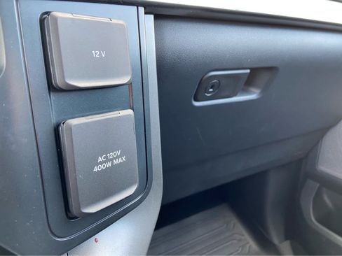 Used 2025 Ford F150 Lariat AWD/4WD image 34