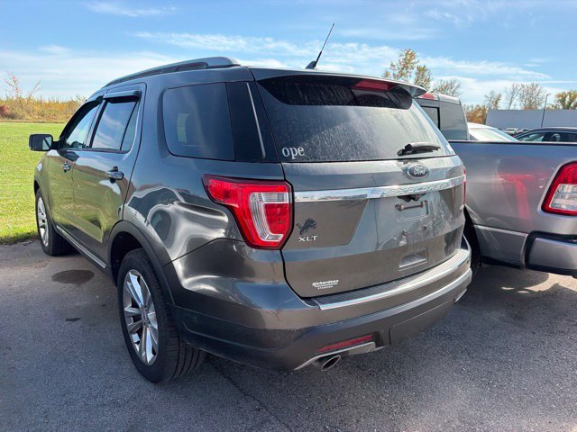 Used 2018 Ford Explorer XLT w/ Equipment Group 202A AWD/4WD image 8