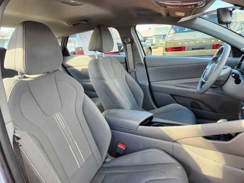 Certified 2023 Hyundai Elantra Blue image 17