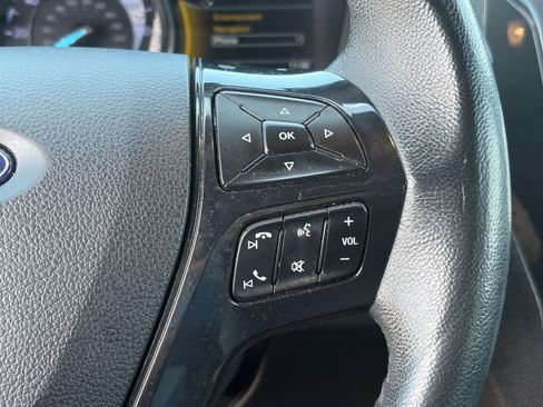 Used 2018 Ford Explorer XLT w/ Equipment Group 202A FWD image 10