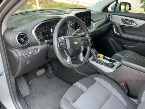 Used 2025 Chevrolet Blazer LT AWD/4WD image 16